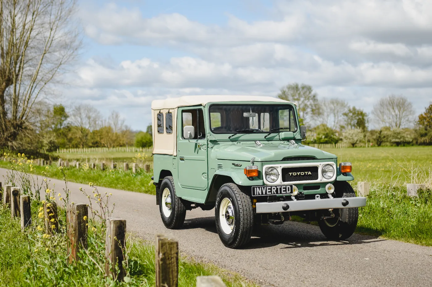 Land Cruiser — 40 Series